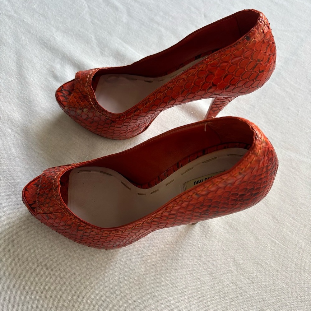 Miu Miu Python Embossed Peep Toe Platform Heels O… - image 5